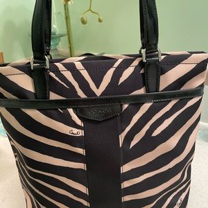 COACH BEAUTIFUL SIGNATURE STRIPE ZEBRA 23283